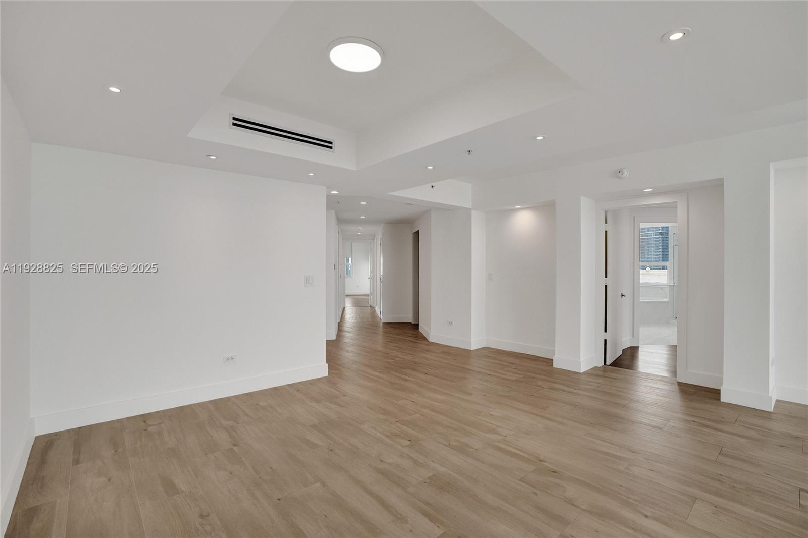848 Brickell Key Dr #3206, Miami FL 33131