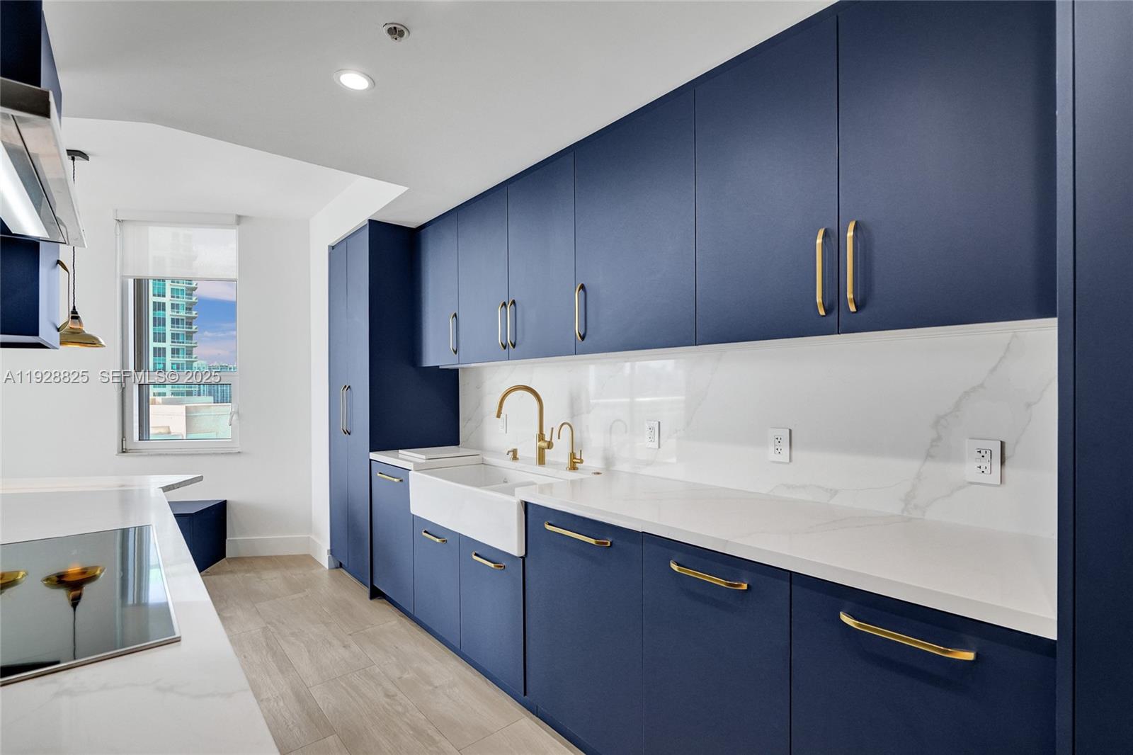 848 Brickell Key Dr #3206, Miami FL 33131