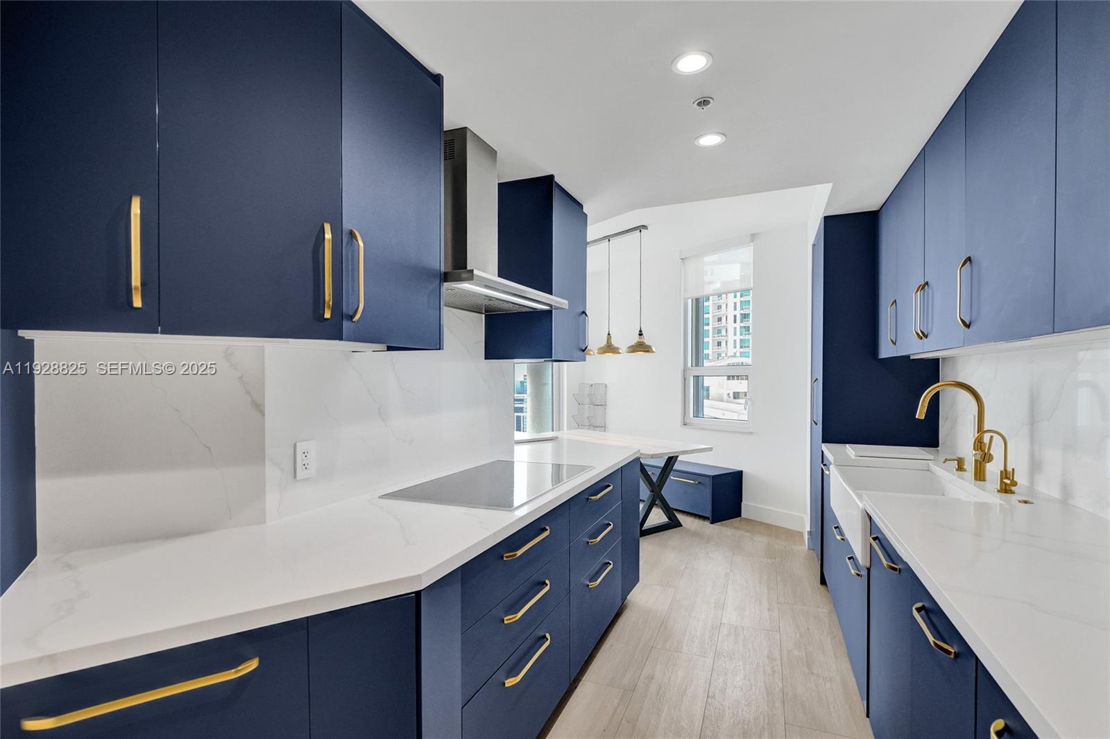 848 Brickell Key Dr #3206, Miami FL 33131
