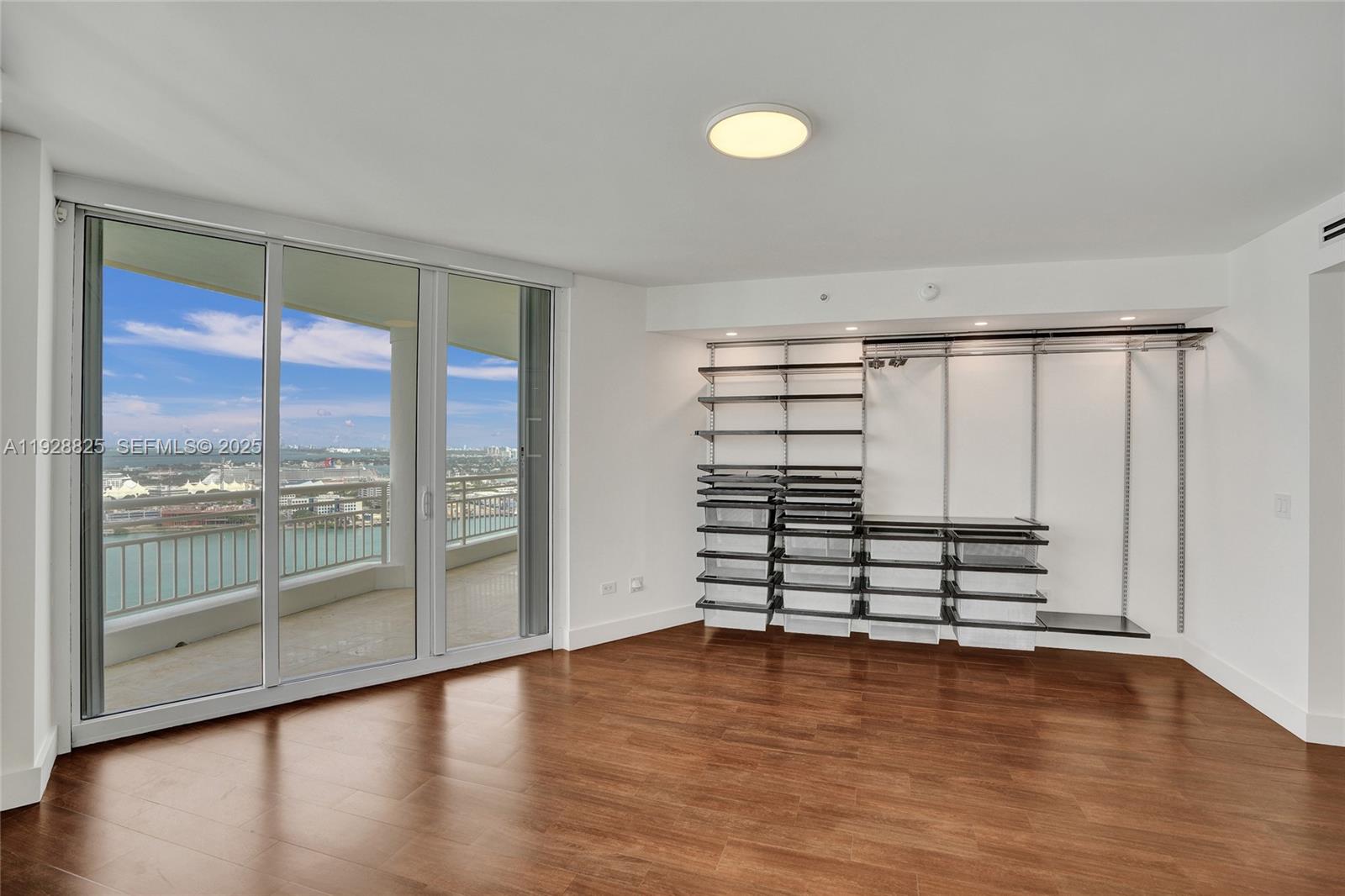 848 Brickell Key Dr #3206, Miami FL 33131