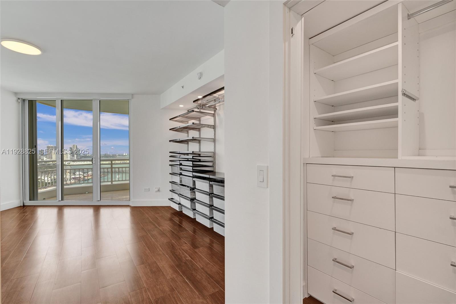848 Brickell Key Dr #3206, Miami FL 33131