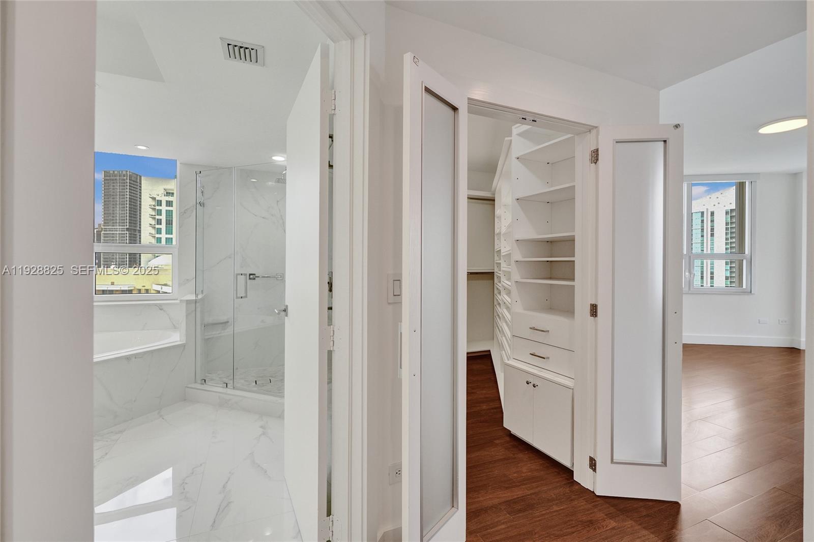 848 Brickell Key Dr #3206, Miami FL 33131