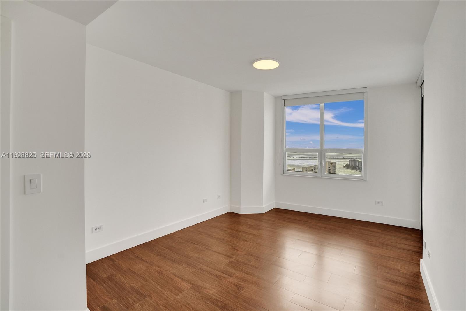 848 Brickell Key Dr #3206, Miami FL 33131