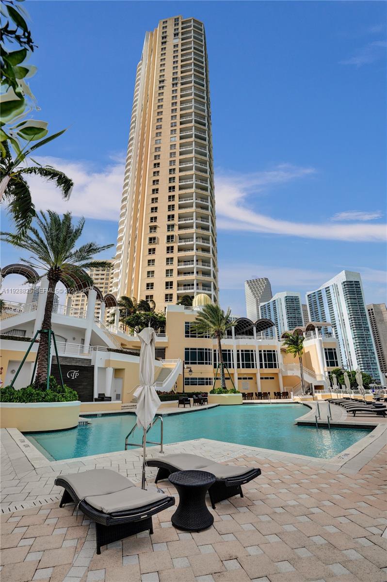 848 Brickell Key Dr #3206, Miami FL 33131