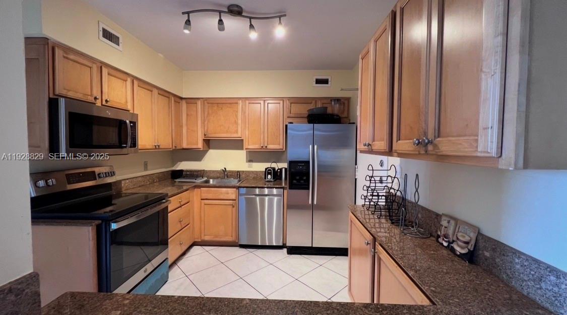 5161 Collins Ave #1701, Miami Beach FL 33140