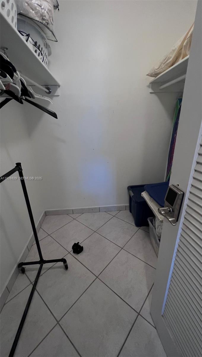 5161 Collins Ave #1701, Miami Beach FL 33140
