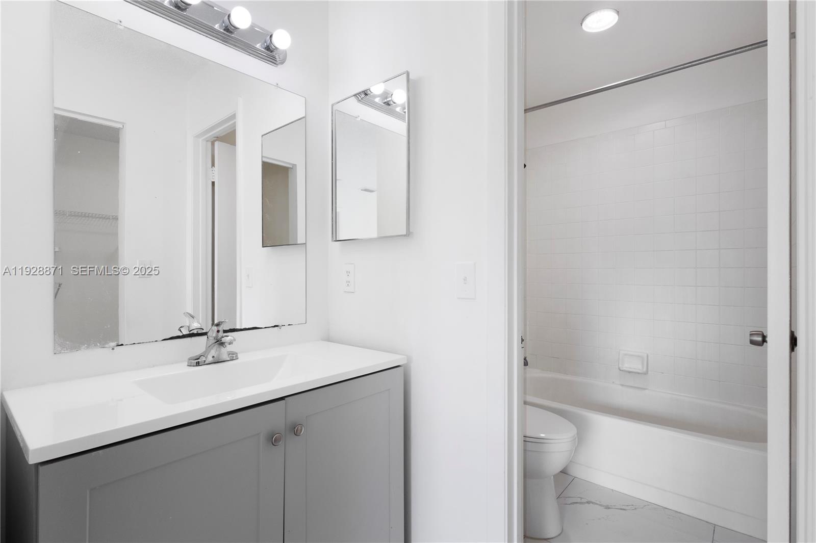 6580 W 27th Ct #58-21, Hialeah FL 33016