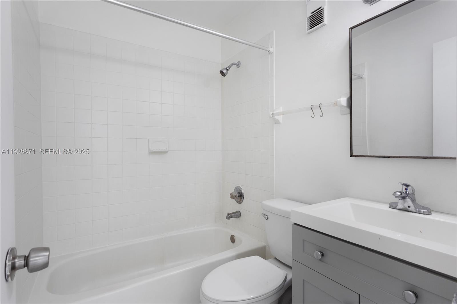 6580 W 27th Ct #58-21, Hialeah FL 33016