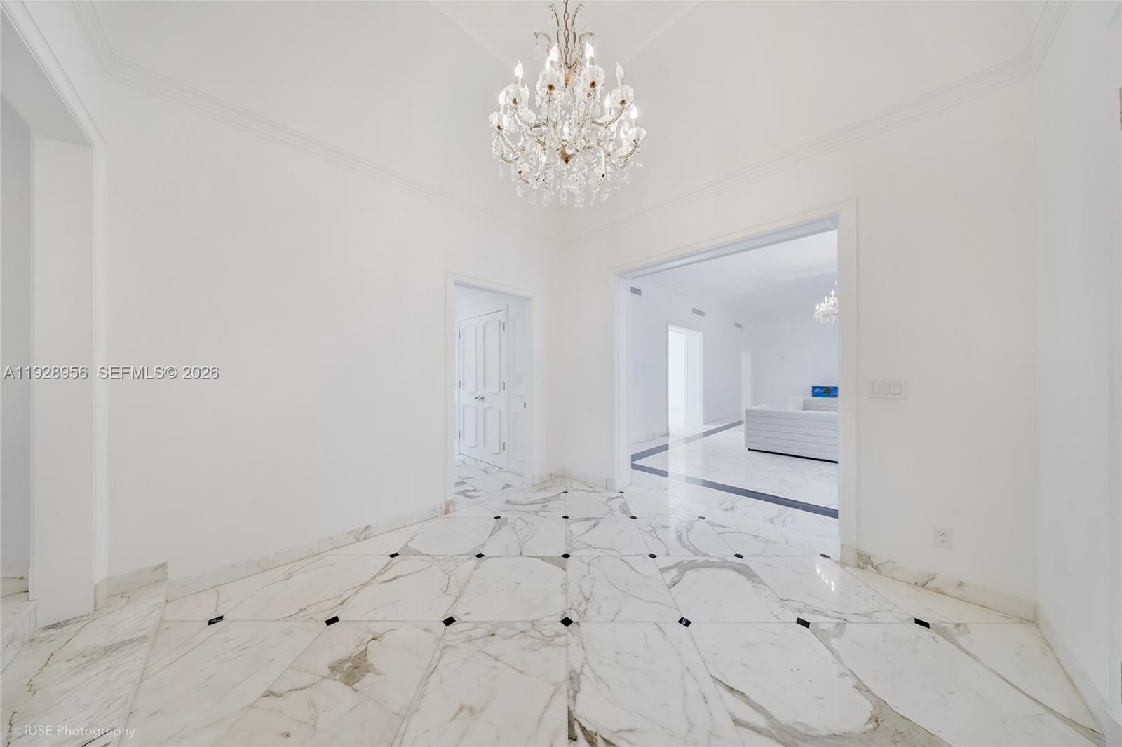 55 La Gorce Cir, Miami Beach FL 33141