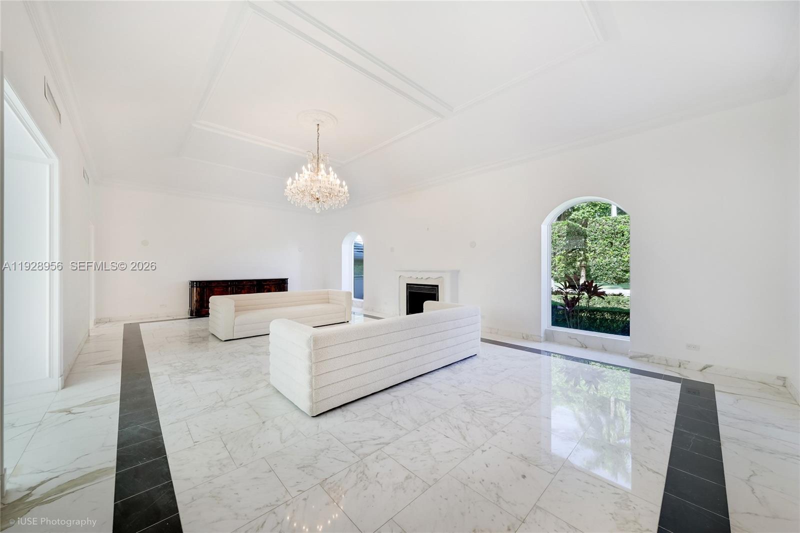 55 La Gorce Cir, Miami Beach FL 33141