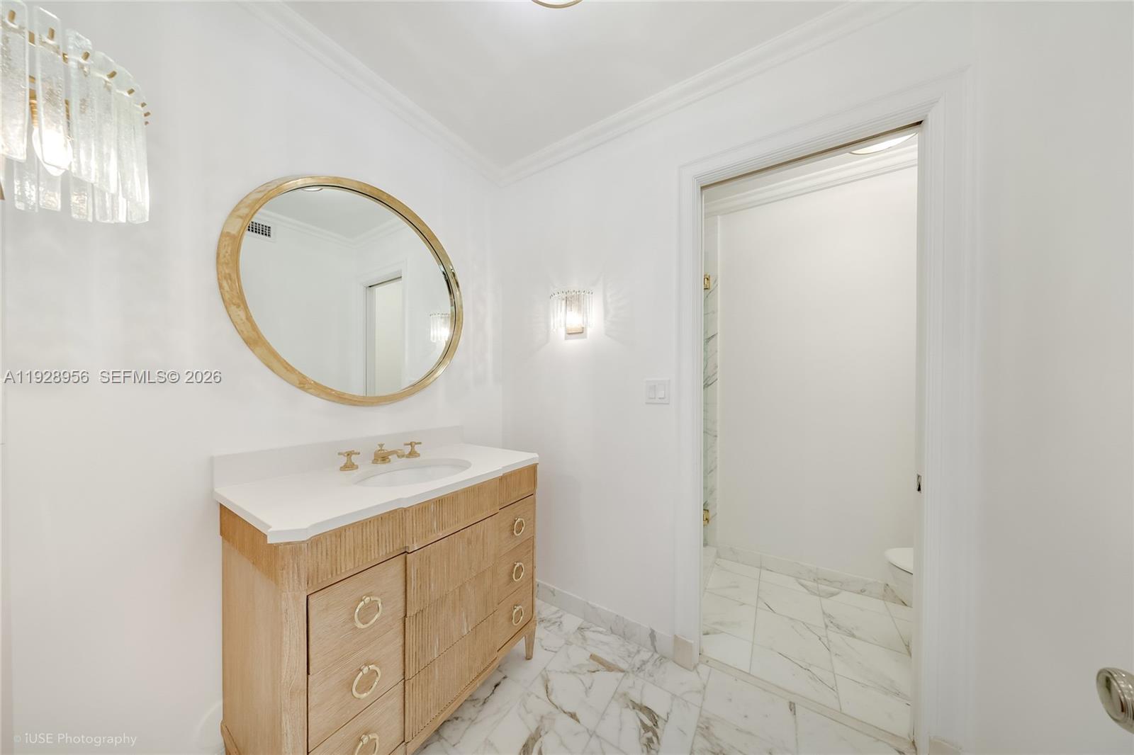 55 La Gorce Cir, Miami Beach FL 33141