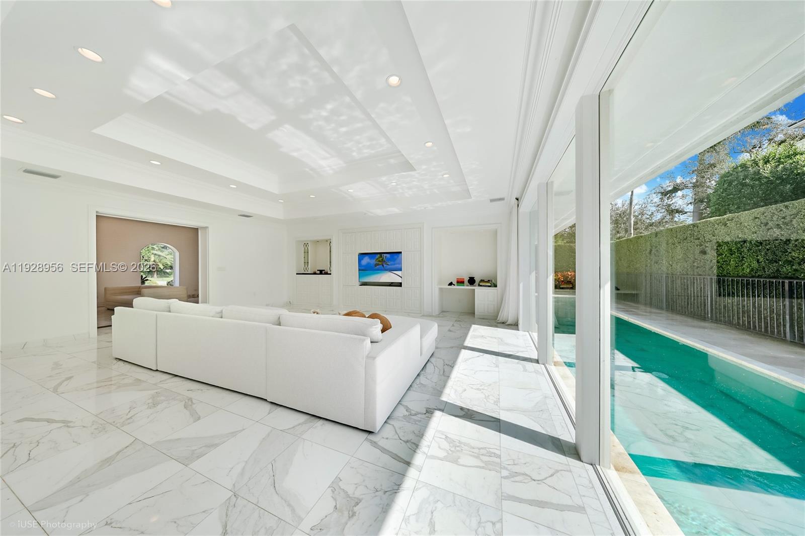 55 La Gorce Cir, Miami Beach FL 33141