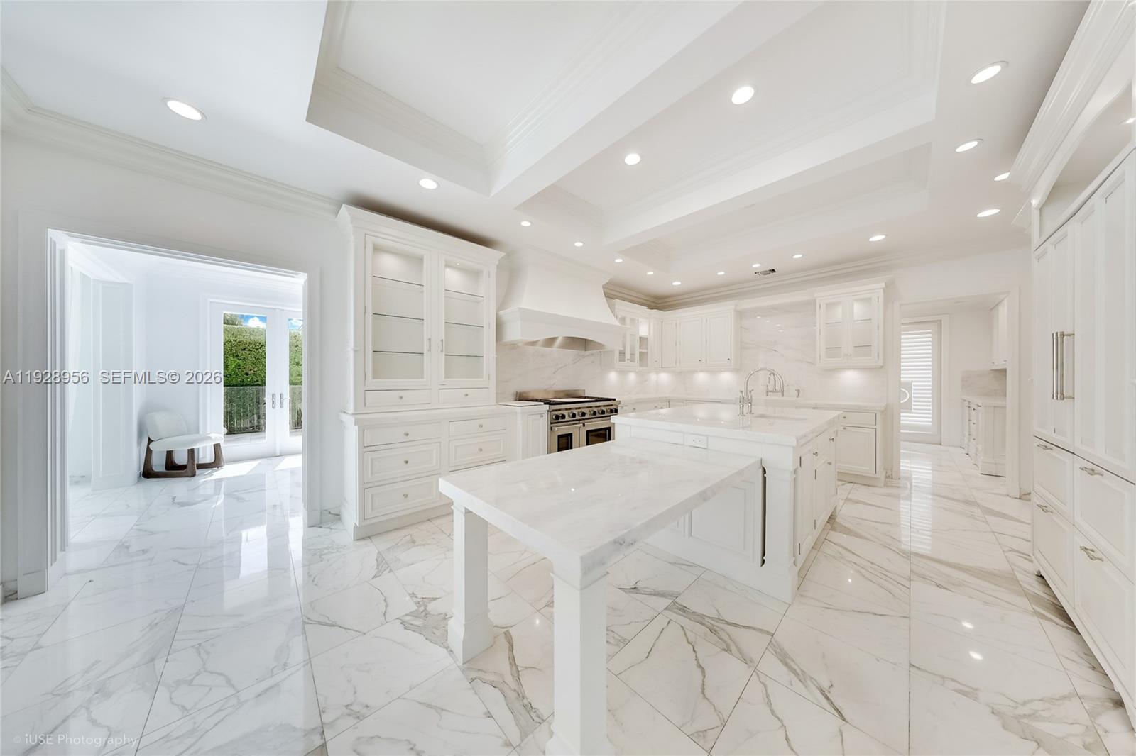 55 La Gorce Cir, Miami Beach FL 33141