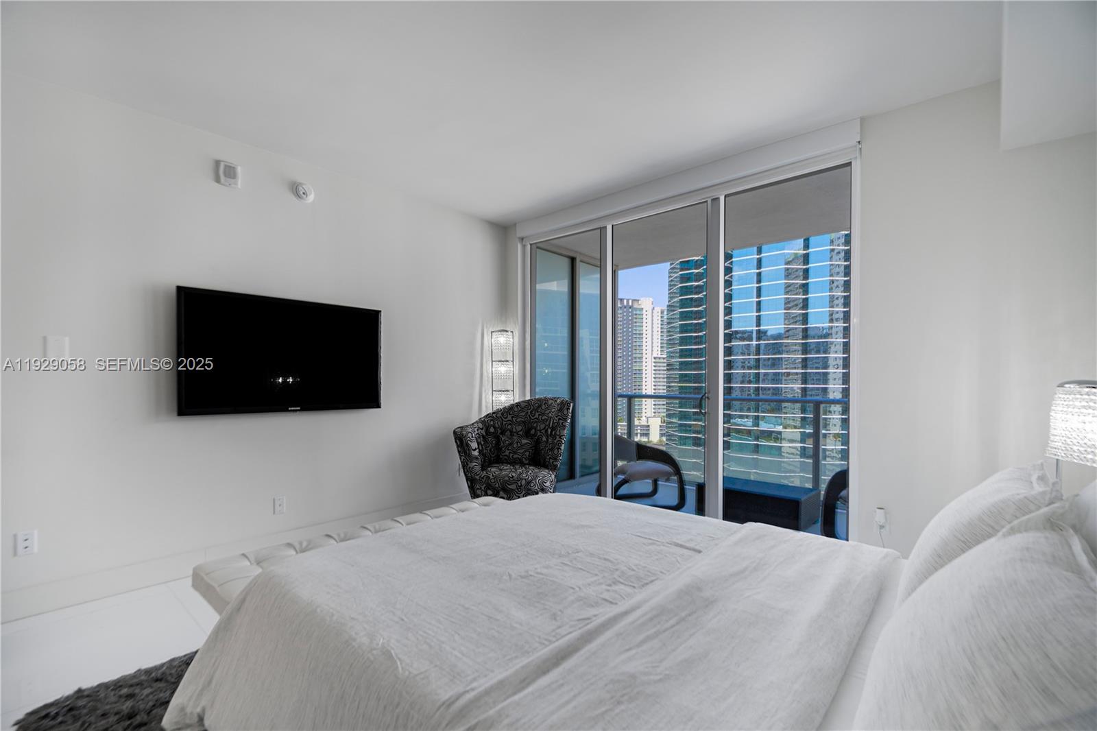 1300 Brickell Bay Dr #1912, Miami FL 33131
