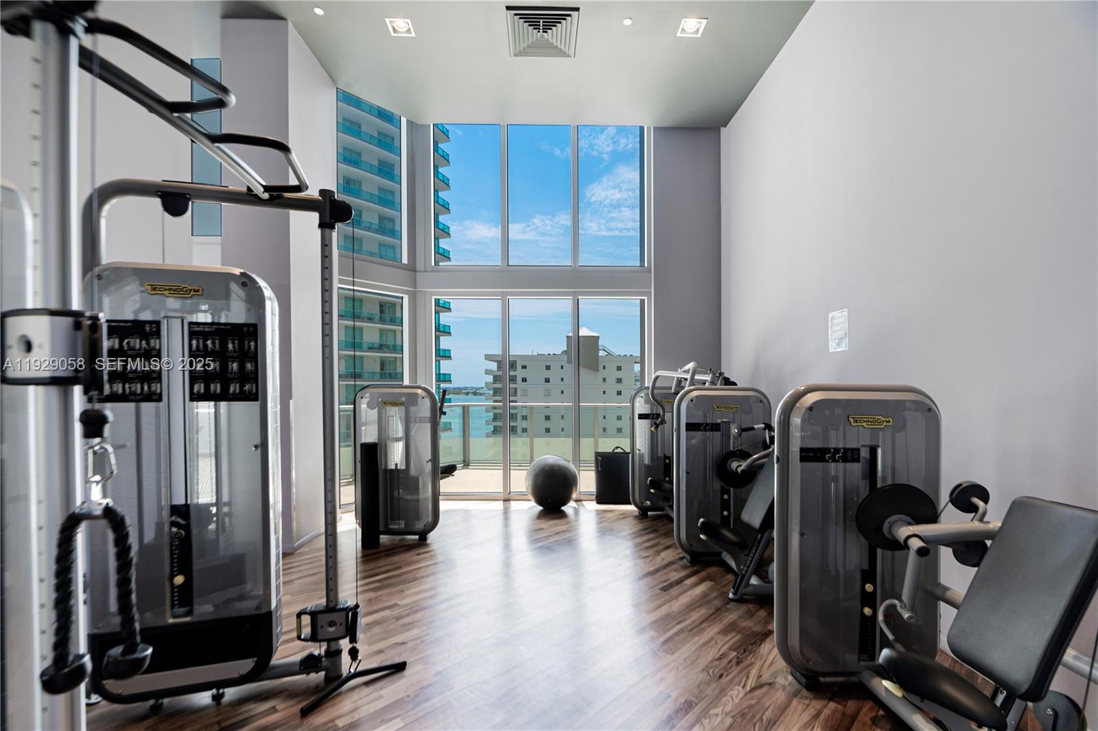 1300 Brickell Bay Dr #1912, Miami FL 33131