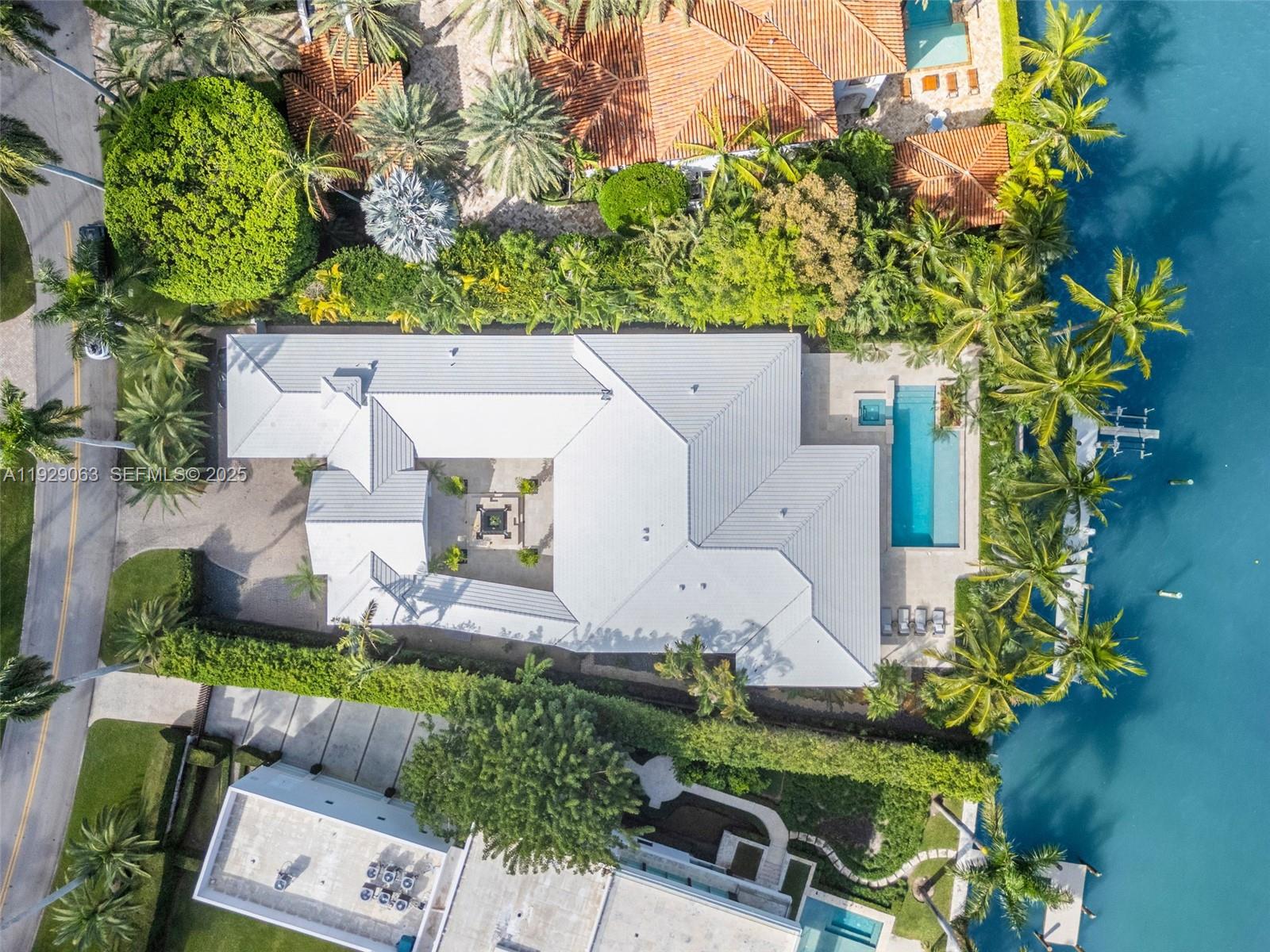84 La Gorce Cir, Miami Beach FL 33141