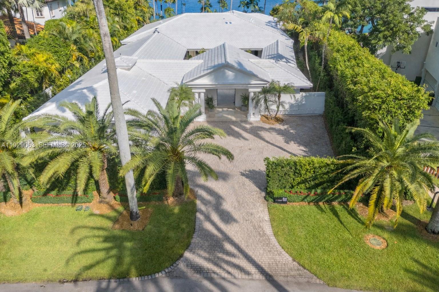 84 La Gorce Cir, Miami Beach FL 33141