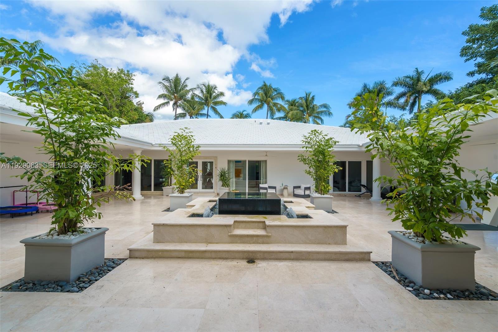 84 La Gorce Cir, Miami Beach FL 33141