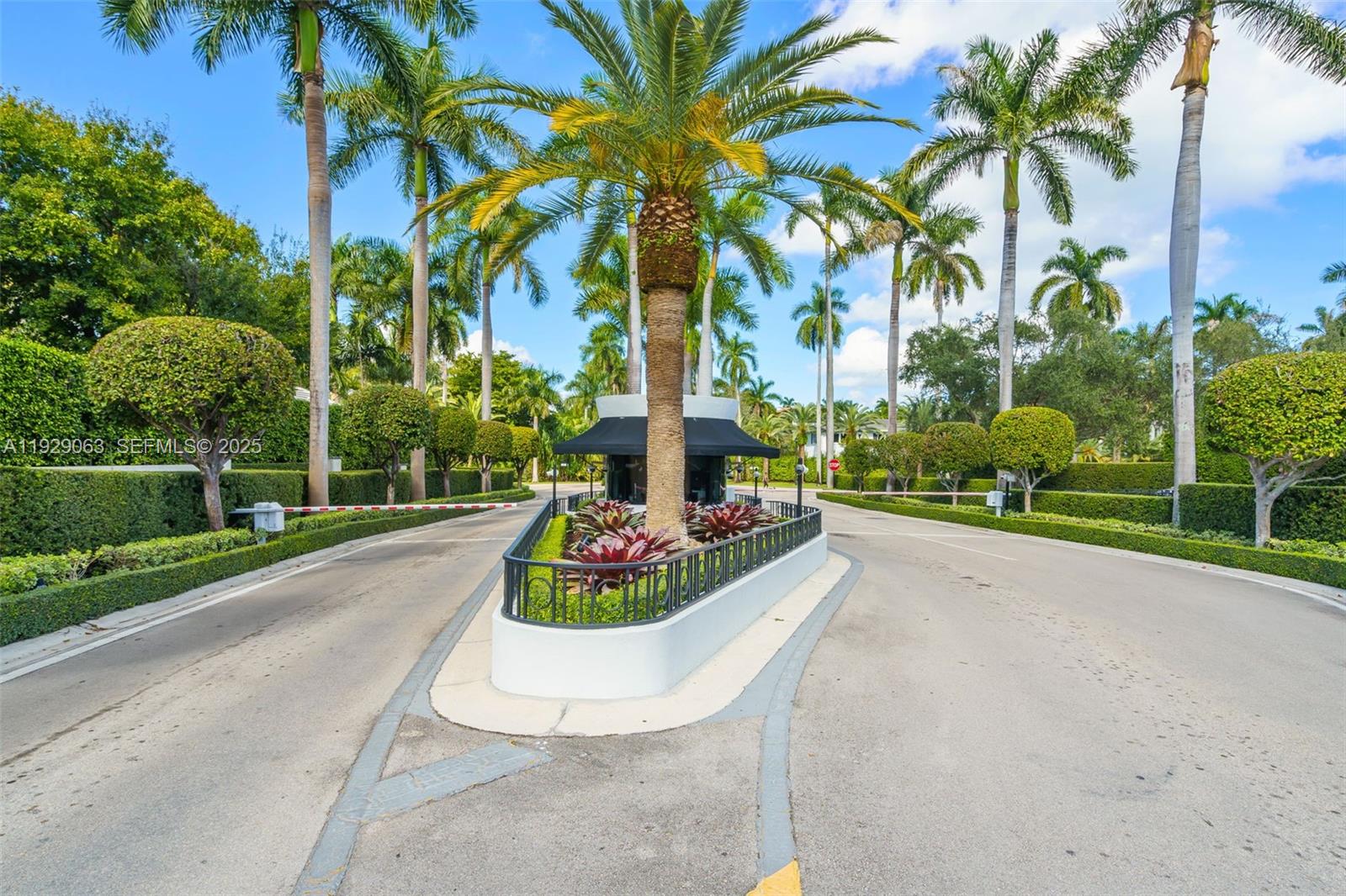 84 La Gorce Cir, Miami Beach FL 33141