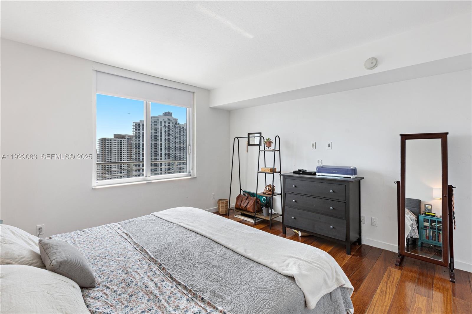335 S Biscayne Blvd #3003, Miami FL 33131