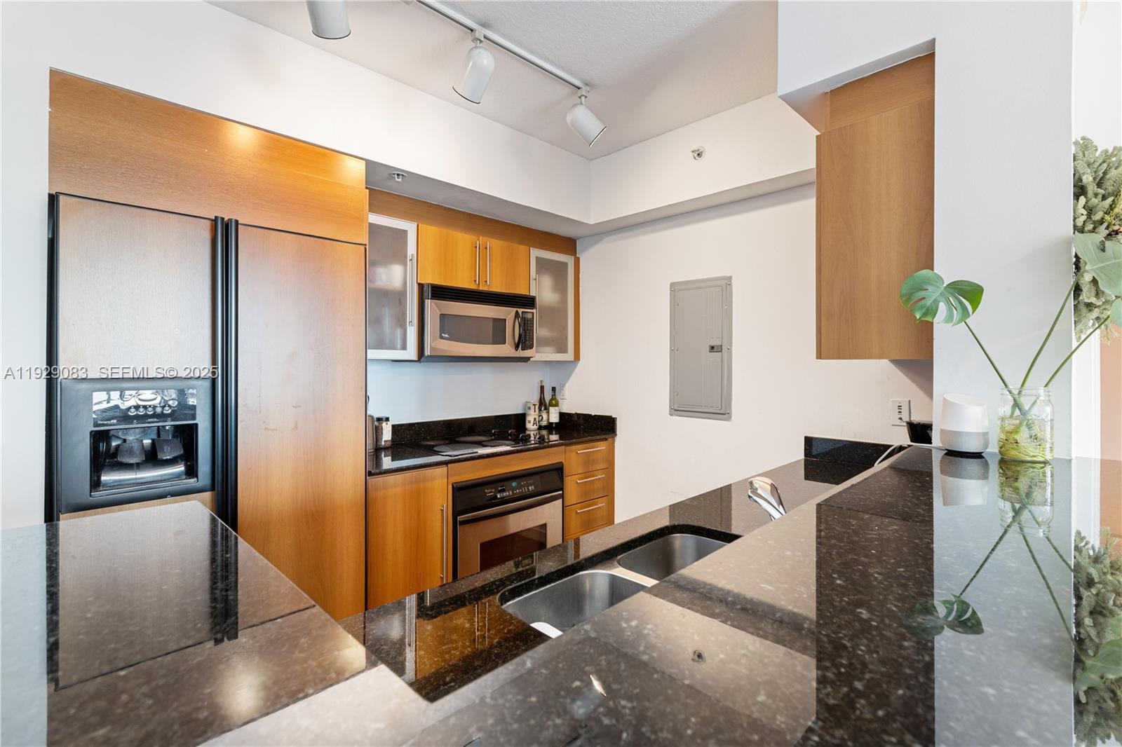 335 S Biscayne Blvd #3003, Miami FL 33131