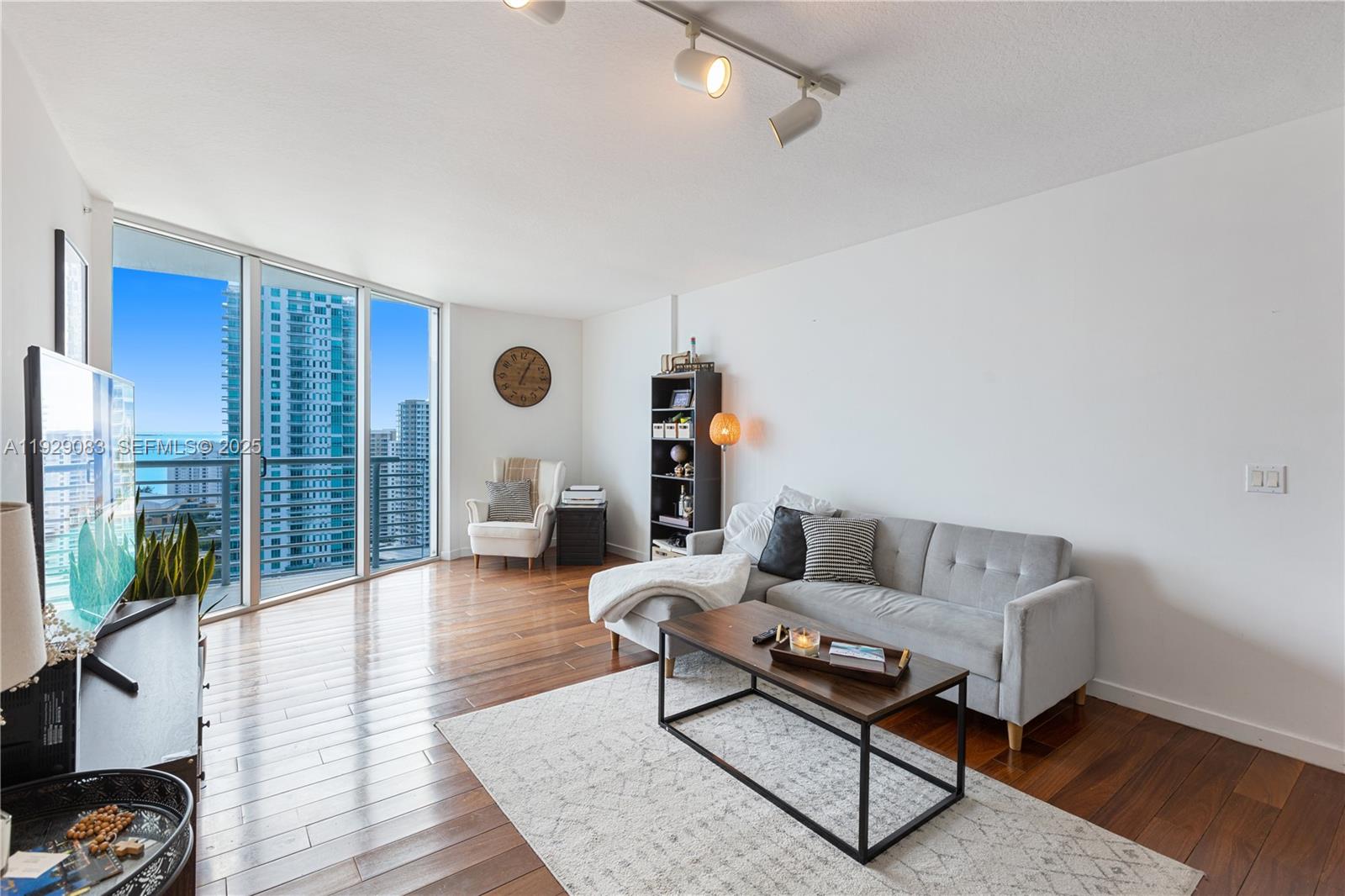 335 S Biscayne Blvd #3003, Miami FL 33131
