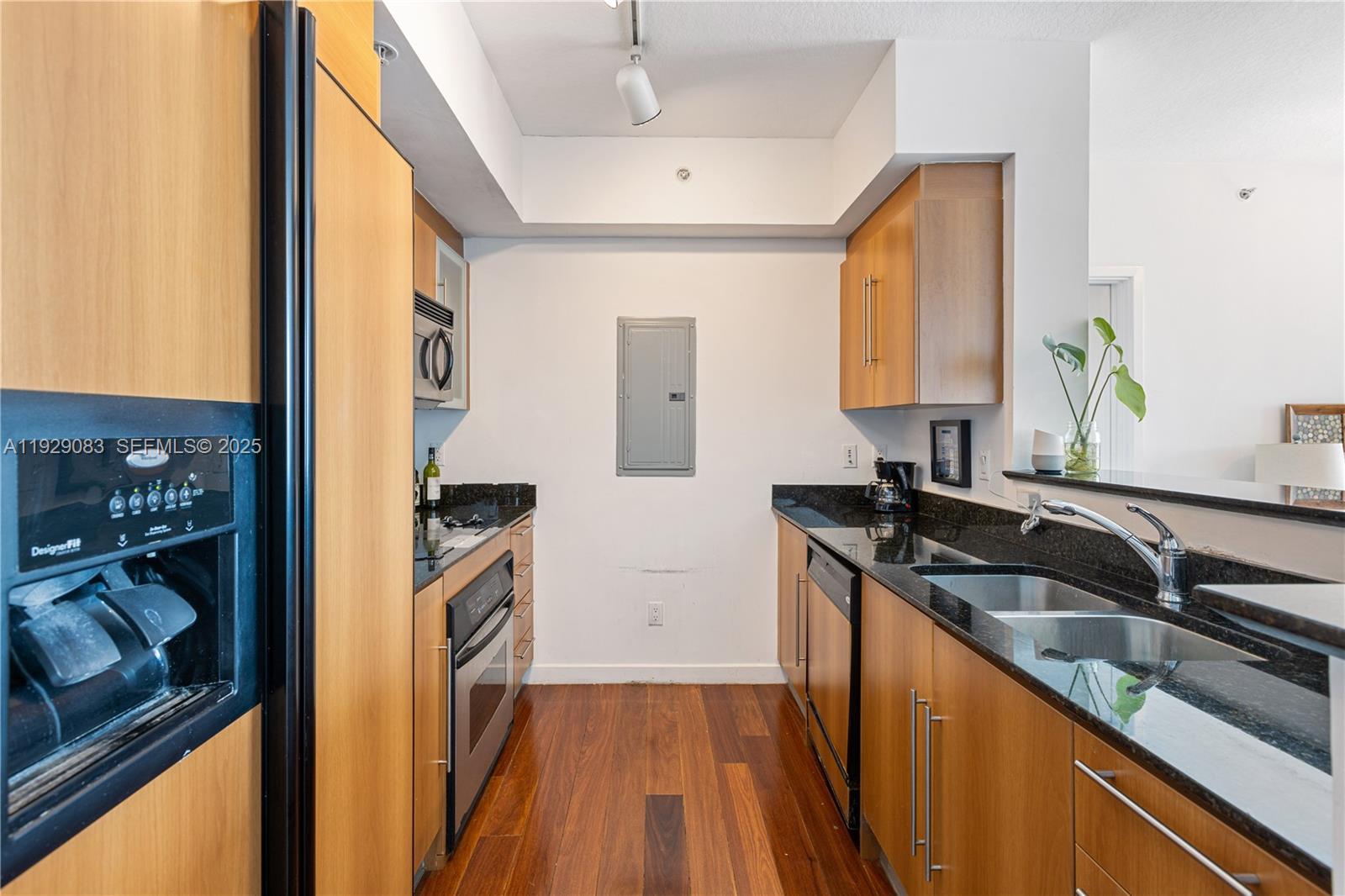 335 S Biscayne Blvd #3003, Miami FL 33131