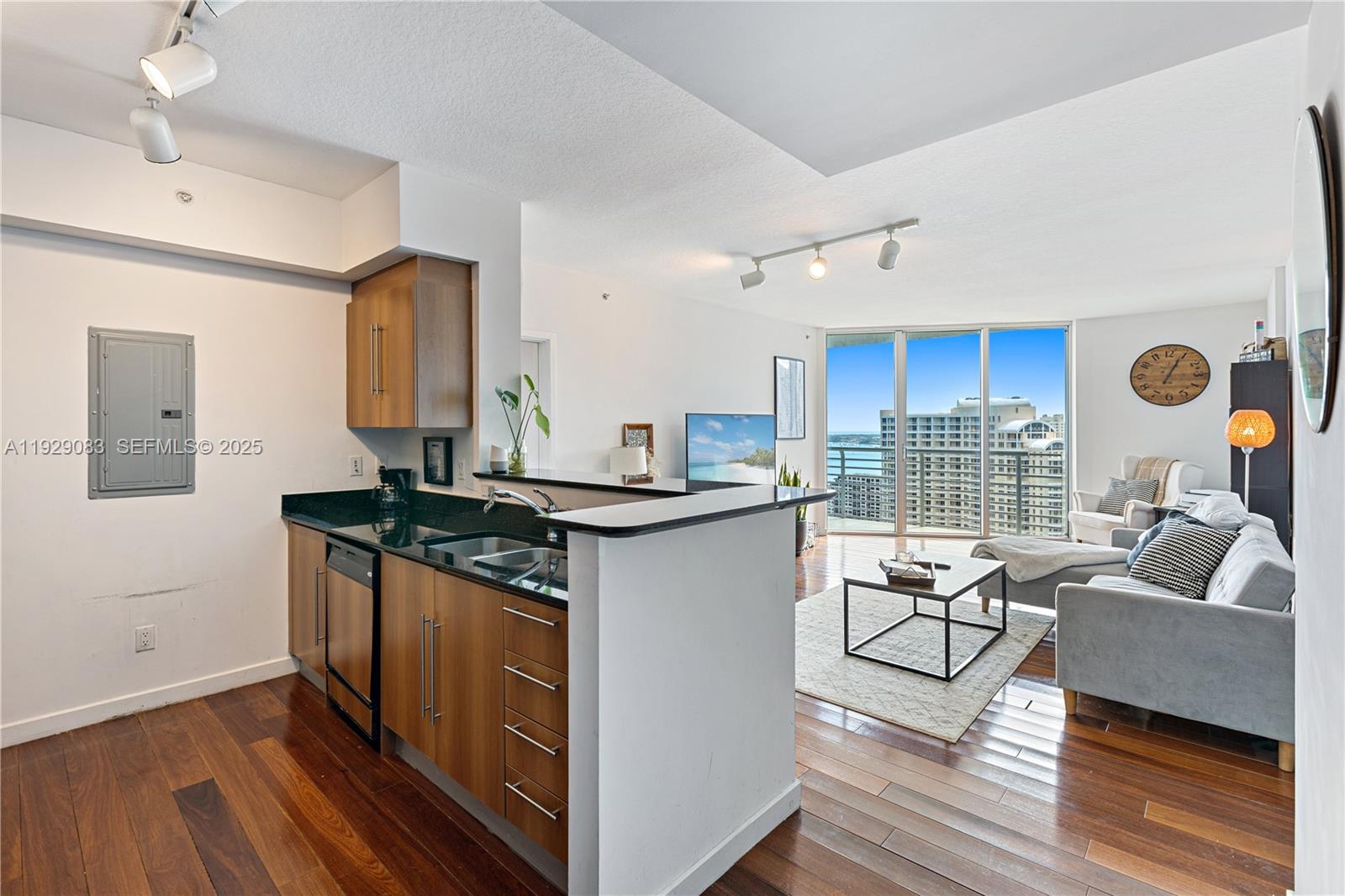 335 S Biscayne Blvd #3003, Miami FL 33131