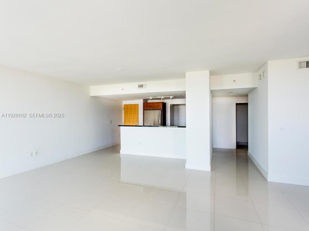244 Biscayne Blvd #2402, Miami FL 33132