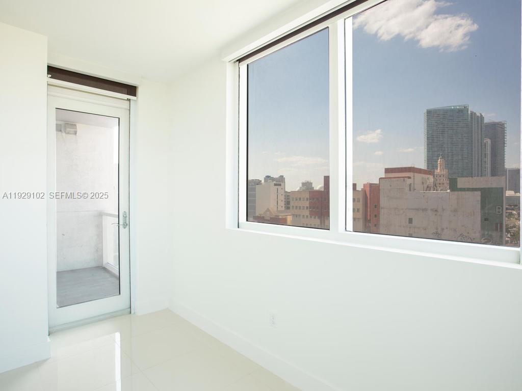 244 Biscayne Blvd #2402, Miami FL 33132