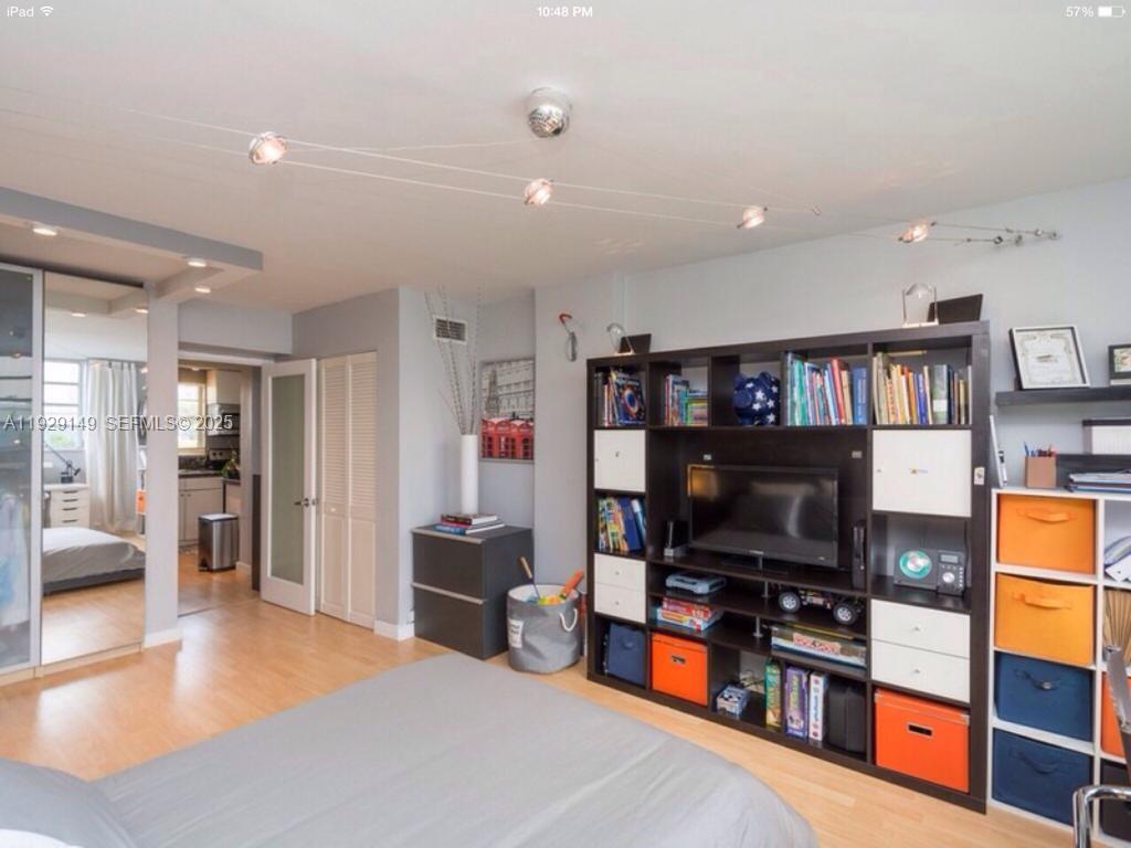 947 Lenox Ave #404, Miami Beach FL 33139