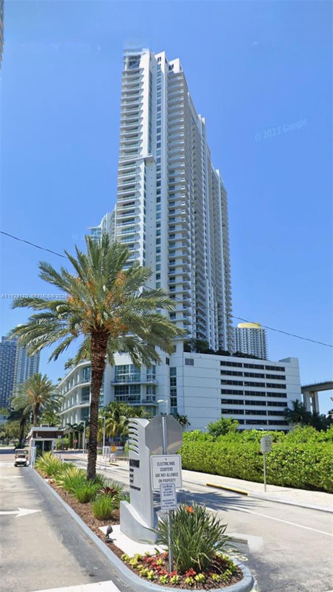 90 SW 3rd St #1110, Miami FL 33130