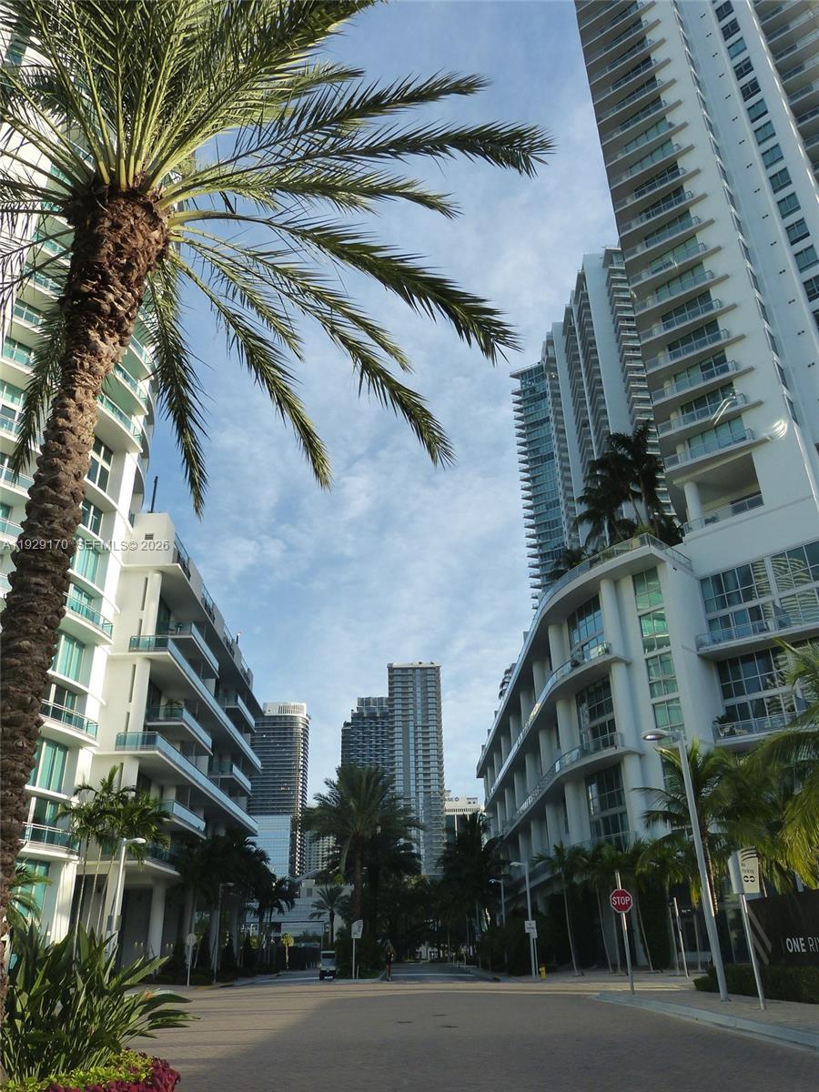 90 SW 3rd St #1110, Miami FL 33130