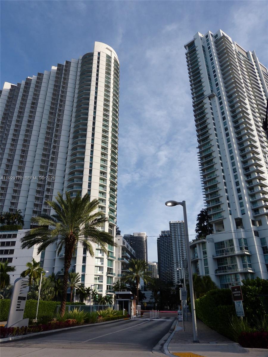 90 SW 3rd St #1110, Miami FL 33130