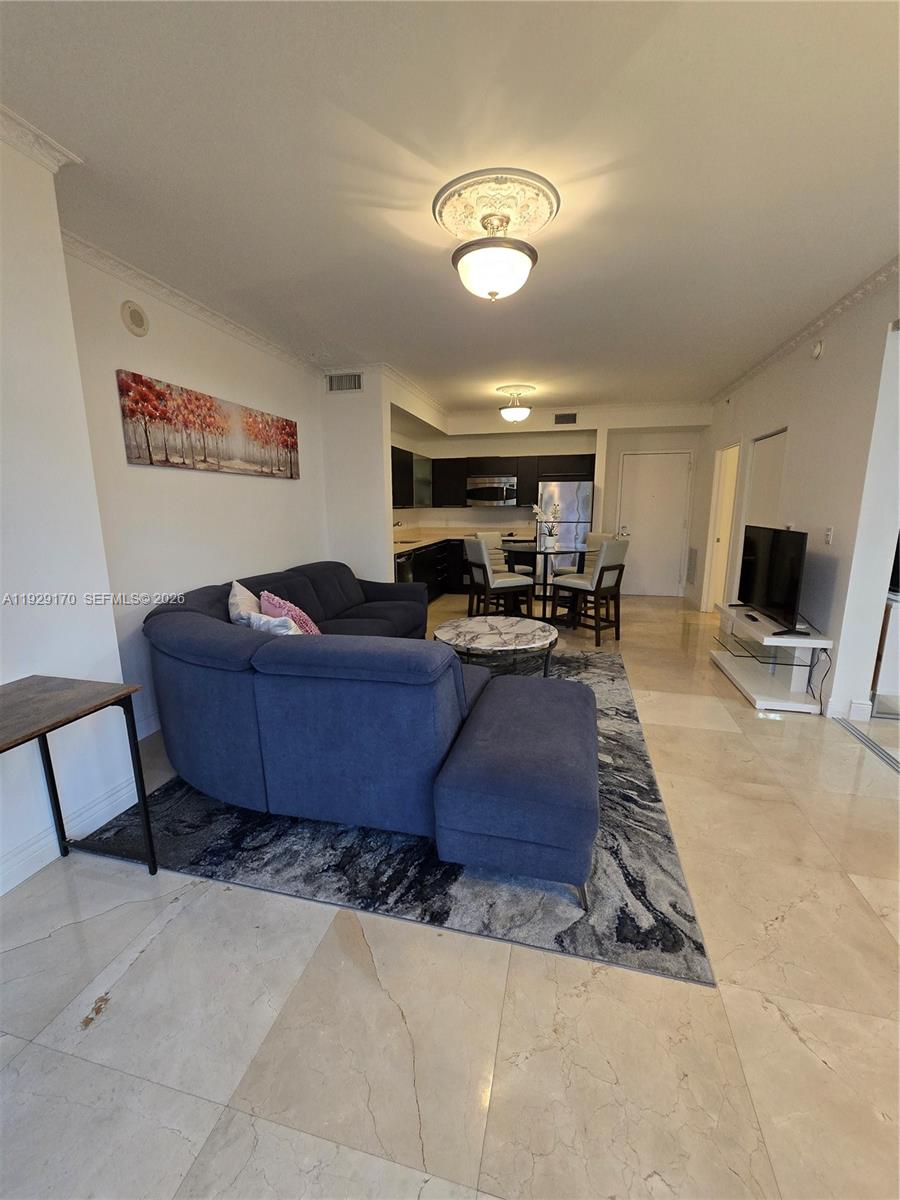 90 SW 3rd St #1110, Miami FL 33130