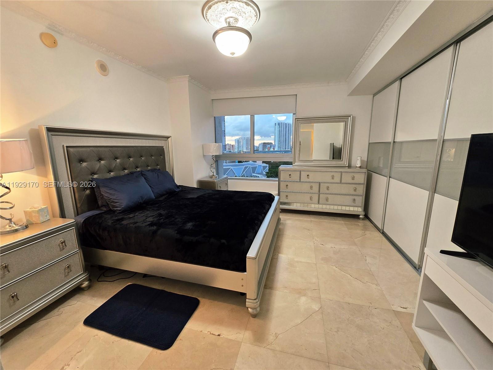 90 SW 3rd St #1110, Miami FL 33130