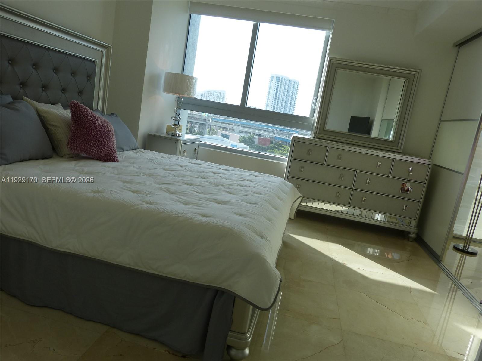 90 SW 3rd St #1110, Miami FL 33130