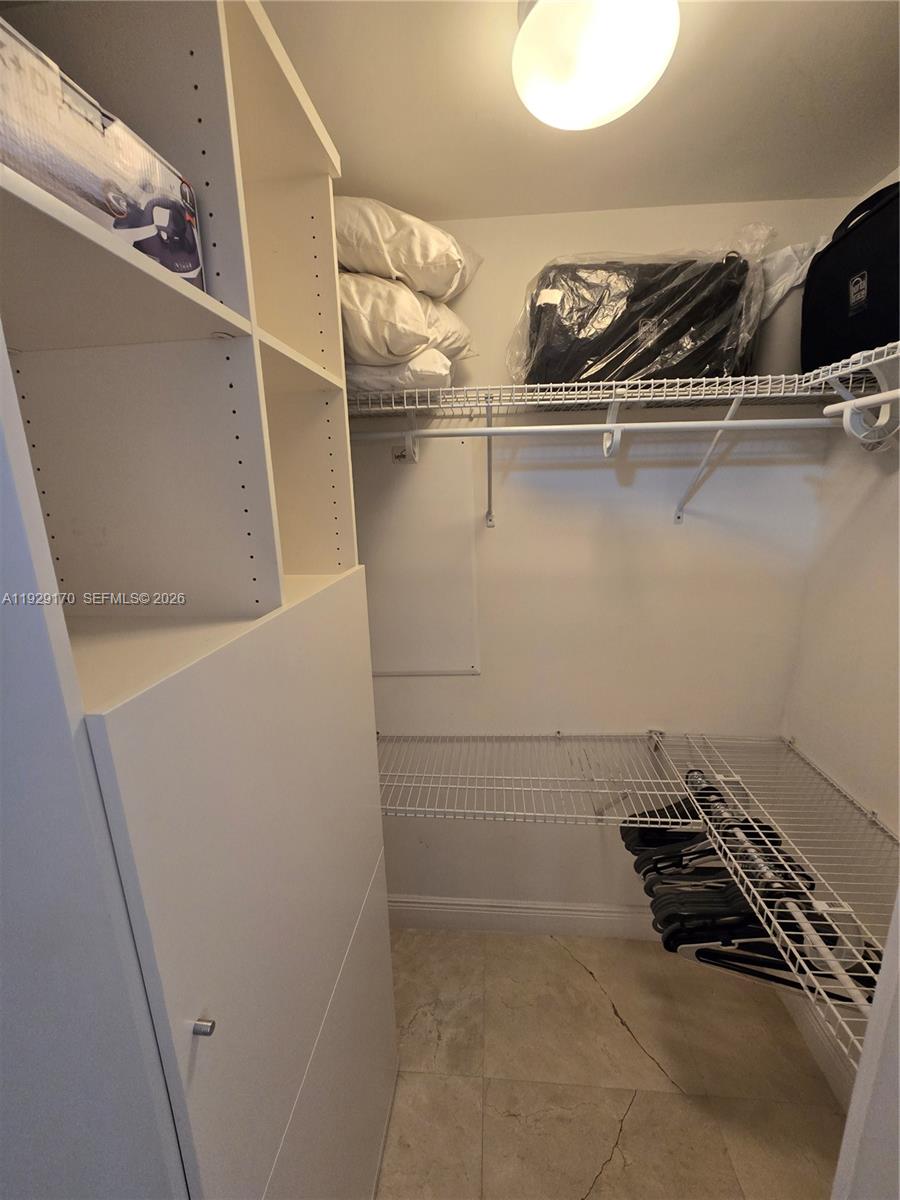 90 SW 3rd St #1110, Miami FL 33130