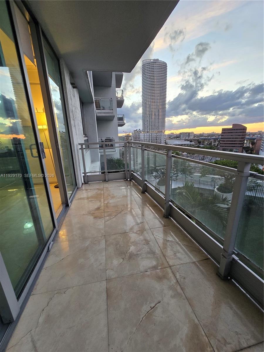 90 SW 3rd St #1110, Miami FL 33130