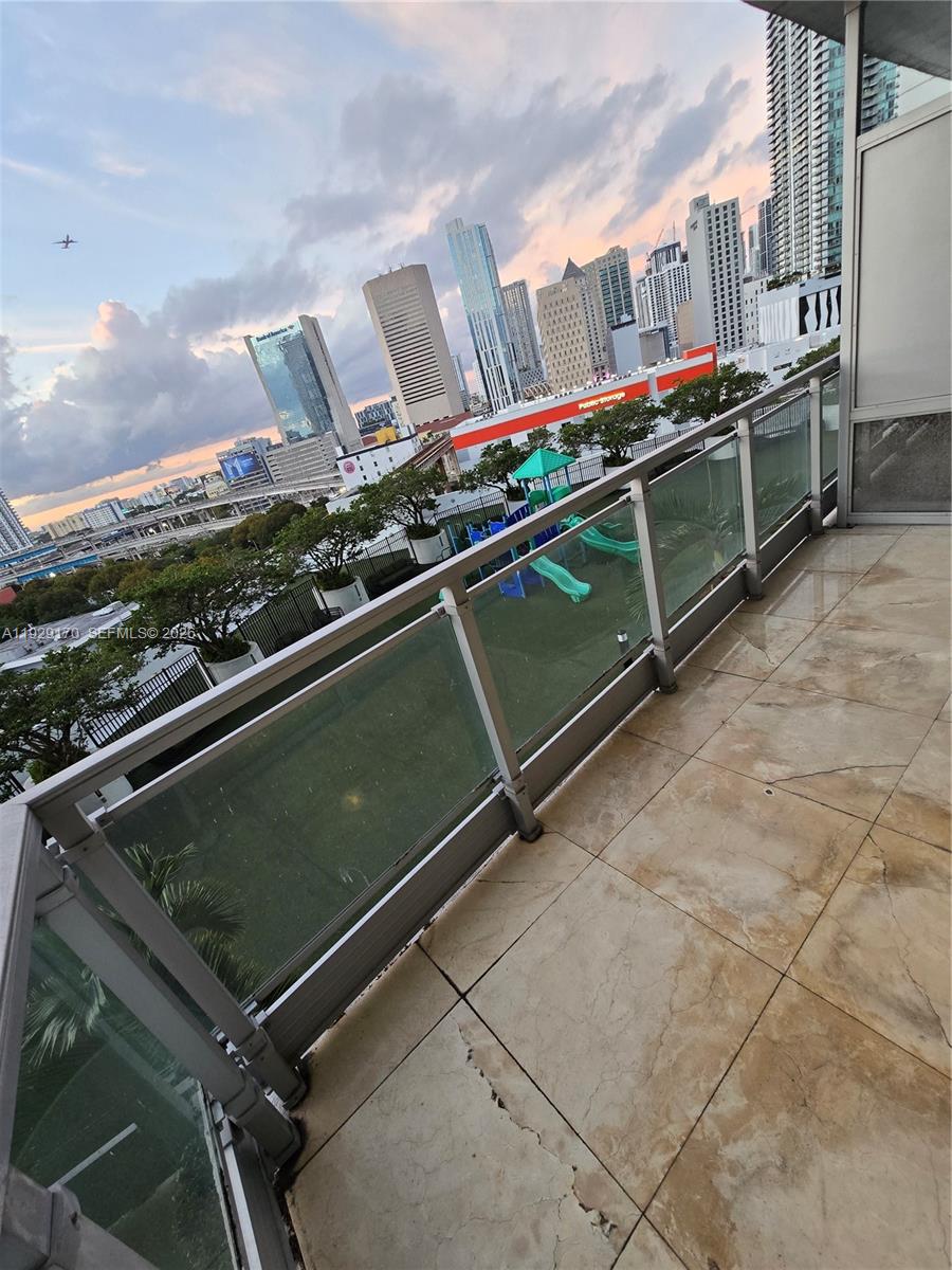 90 SW 3rd St #1110, Miami FL 33130