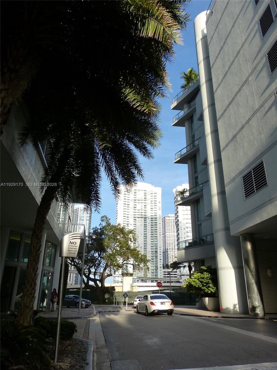 90 SW 3rd St #1110, Miami FL 33130