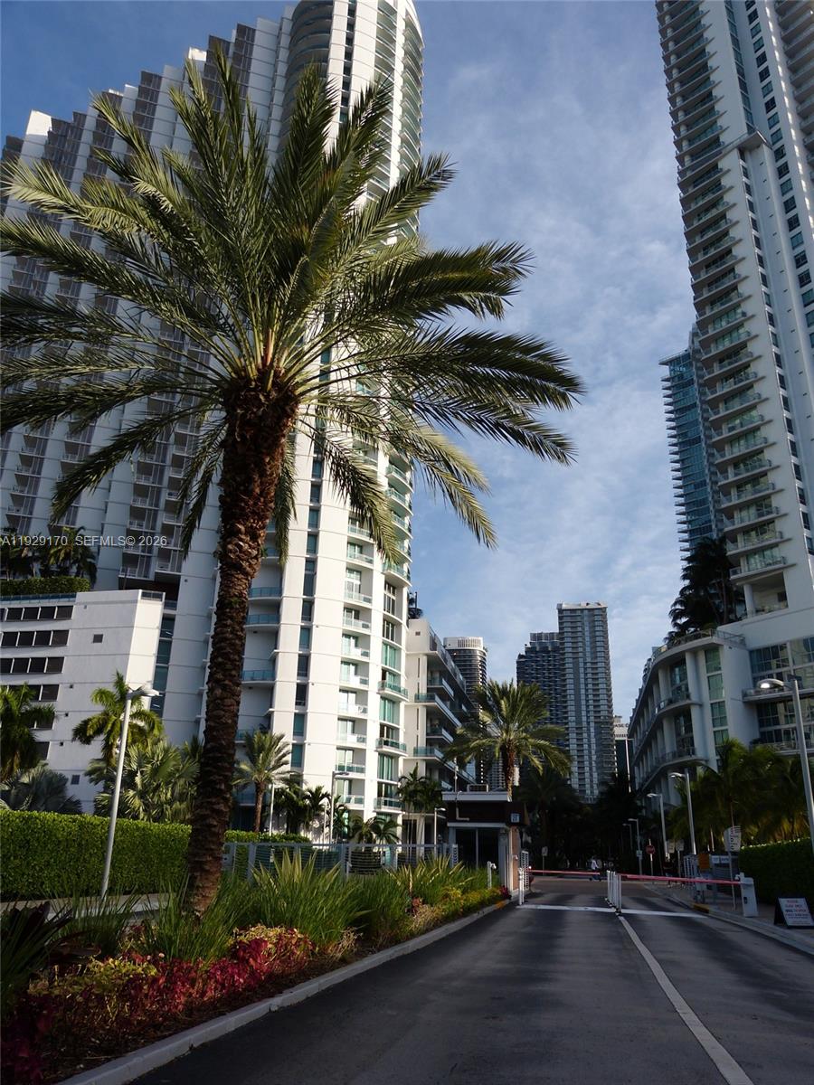 90 SW 3rd St #1110, Miami FL 33130
