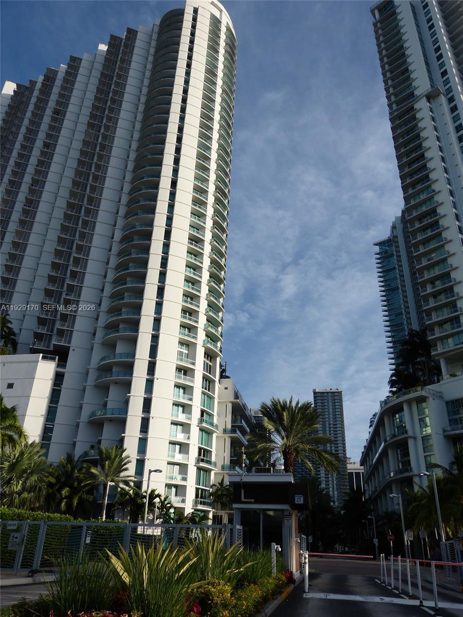 90 SW 3rd St #1110, Miami FL 33130