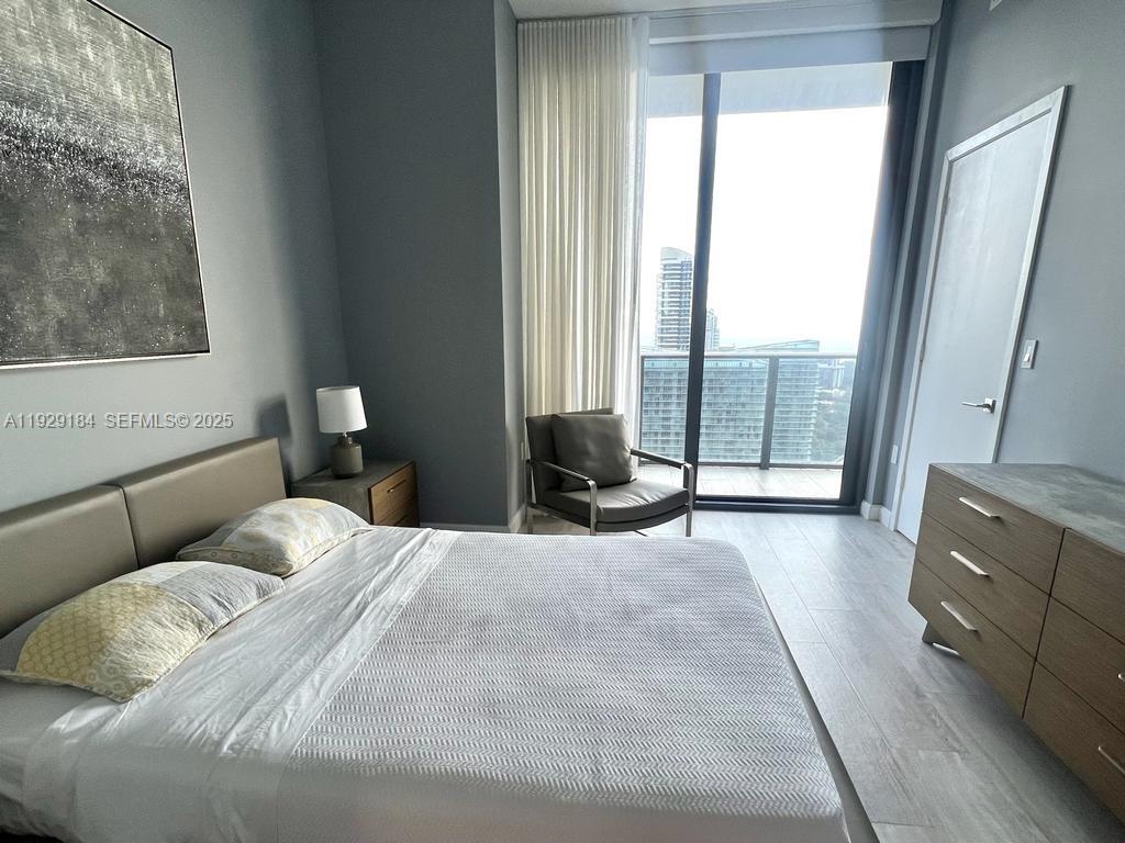 55 SW 9th St #4205, Miami FL 33130