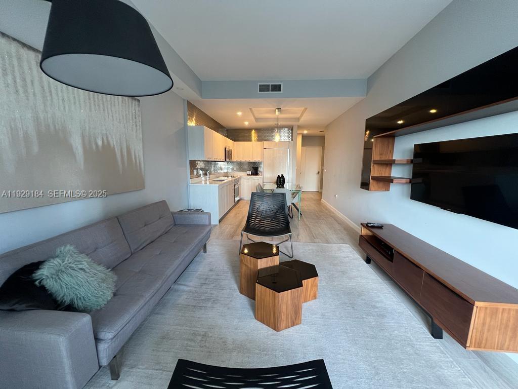 55 SW 9th St #4205, Miami FL 33130