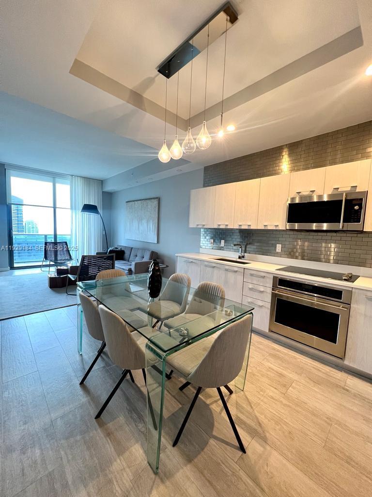 55 SW 9th St #4205, Miami FL 33130