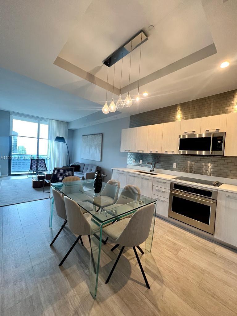 55 SW 9th St #4205, Miami FL 33130