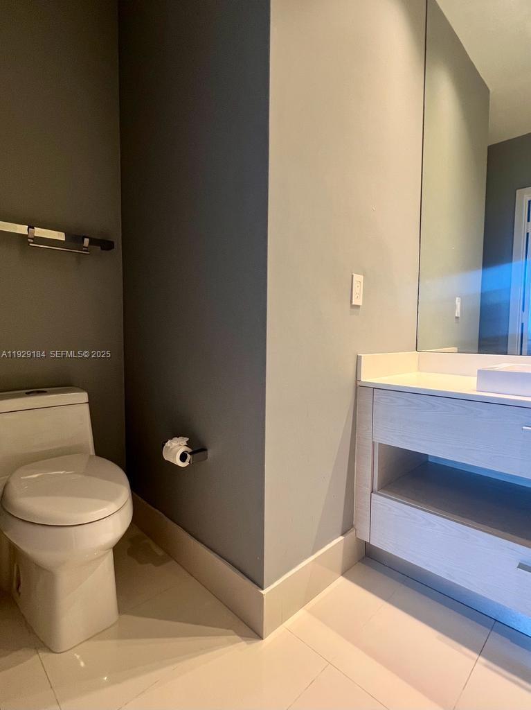 55 SW 9th St #4205, Miami FL 33130