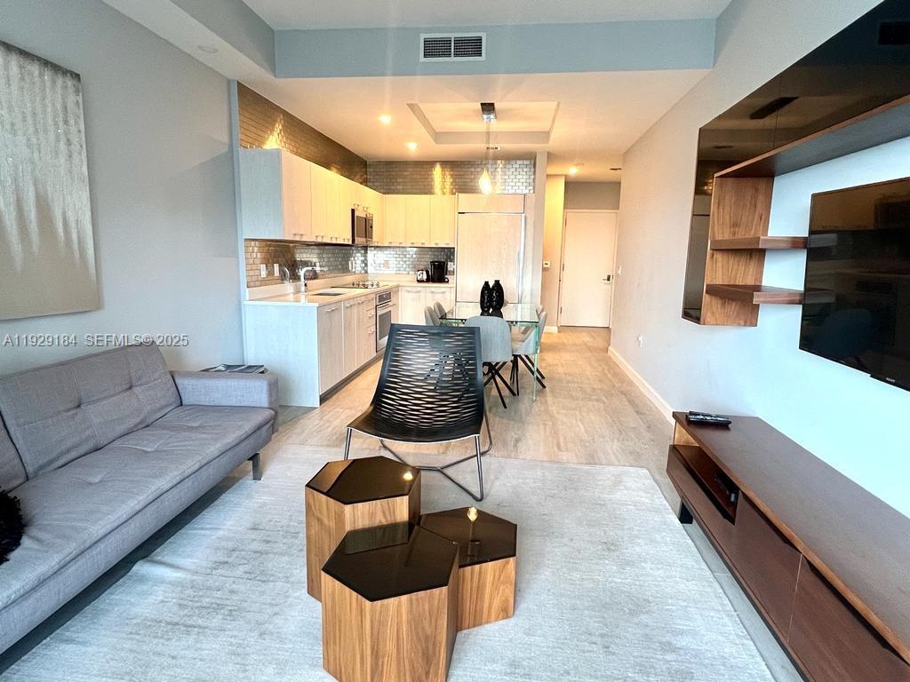 55 SW 9th St #4205, Miami FL 33130