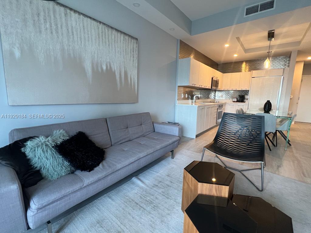55 SW 9th St #4205, Miami FL 33130
